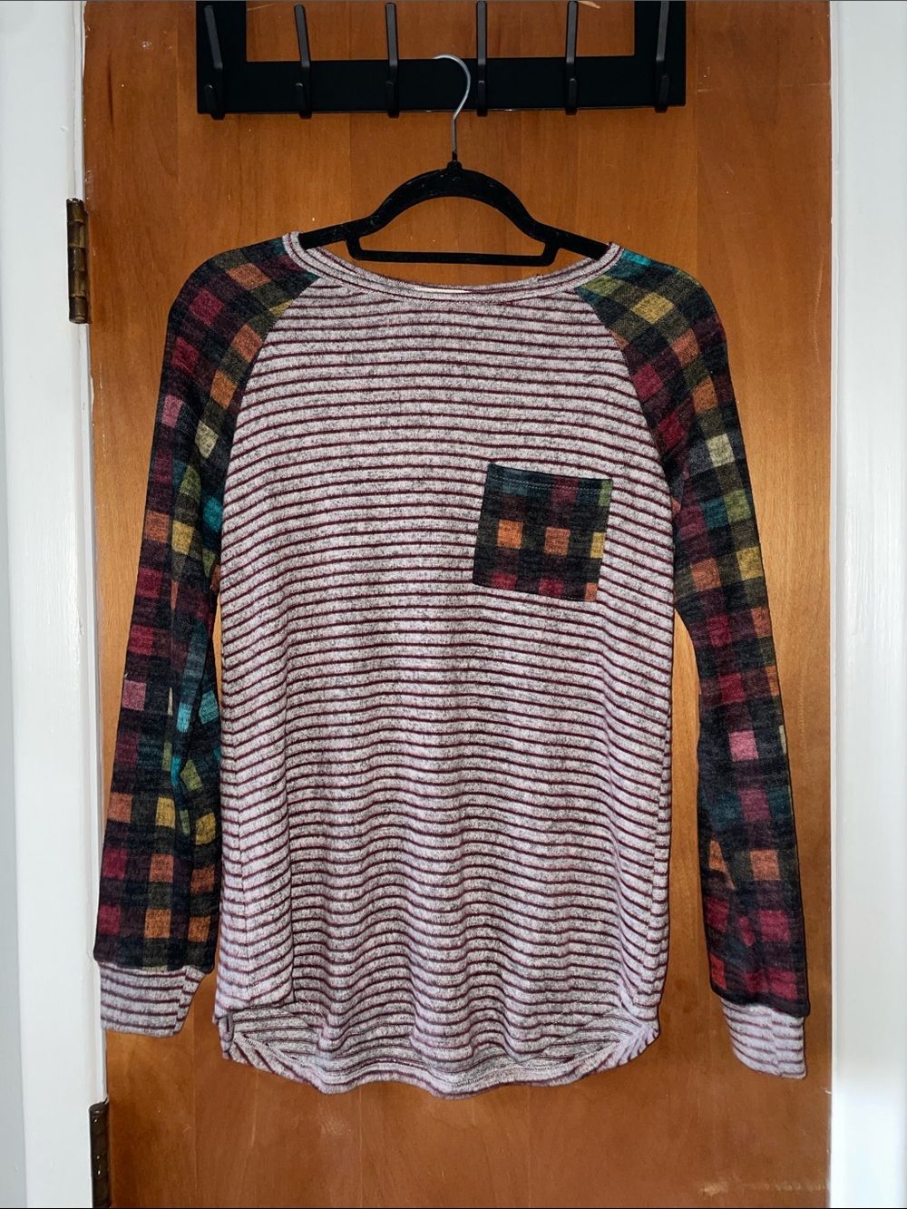 Striped Raglan Long Sleeve Tee with Plaid Pocket and Sleeves - Multicolor